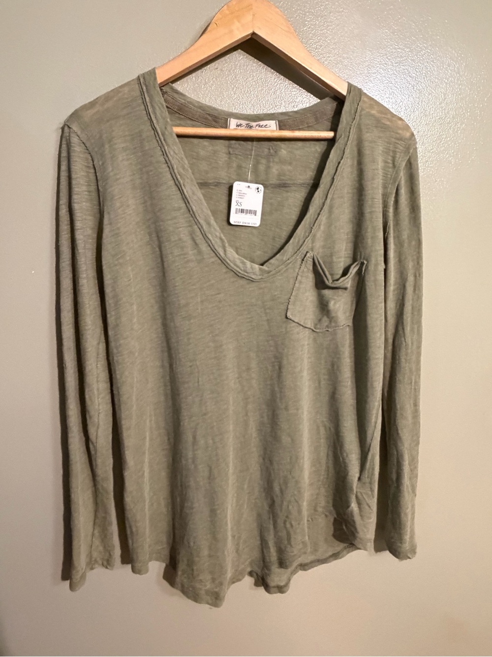 We The Free Olive Green V-Neck Long Sleeve Top Lightweight XS NWT